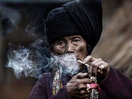 Smoking 2 by Amnon Eichelberg art print